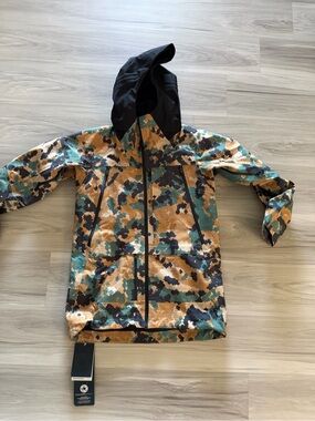 Woman north face Camo Hooded Jacket - Black & Multi